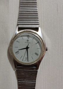 Antique Titan Analog Watch for Women(Cell Down)