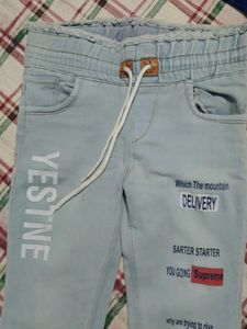 Light Wash Graphic Print Jeans