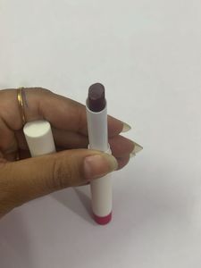 Mamaearth lipbalm (Beetroot)