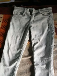 Light Cream Colur Jean's