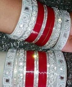 "🌟 Elegant Traditional Fancy Cubic Zirconia Bangl