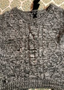 Women V-Neck Woolen Sweater With Stylish Back