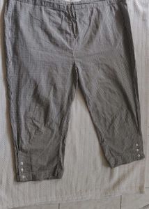 Checked Capri Pants