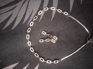 Elegant Gold-Tone Necklace &amp; Earring Set