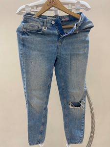 Light Wash Ripped Jeans