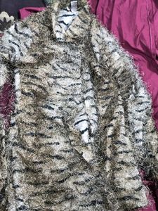 vry pretty shrug for women