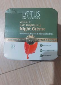 2 Lotus Vitamin C Skin Brightening Night Cream
