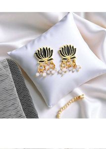 Lotus Design Necklace with Earrings