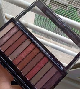 Swiss Beauty Eyeshadow Palette 12 Colors Glittery