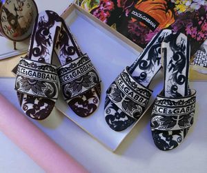 Dolce &amp; Gabbana Slides