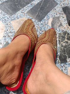 Embellished Flat Sandals♥️👠