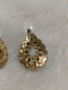 Elegant Gold Tone Teardrop Earrings