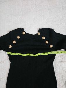 Chic Black Ribbed Sweater bust 34/36