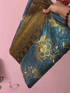 Saree with Gift