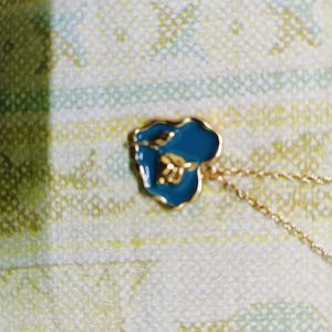 Elegant Resin Blue Flower Layered Necklace