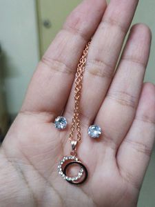 Elegant Circle Pendant Necklace