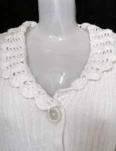 MILKY WHITE SWEATER