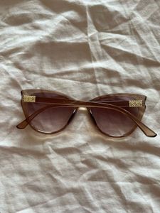 Stylish Cat-Eye Sunglasses