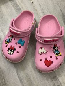 crocs
