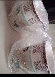 A PAIR OF ELEPHANT DESIGNED MUGS NEW