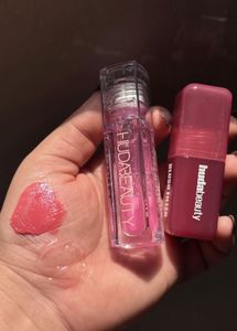 Huda Beauty duo lip oil & filter blush