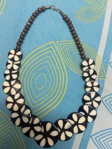 Neck piece