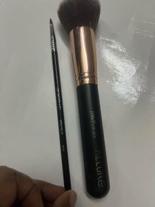 Sigma Beauty E05 Eyeliner And Allure Powder Brush