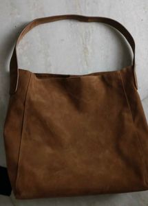 Stylish Brown Shoulder Bag for Everyday Use