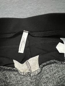 Stylish Zipper Accent Leggings