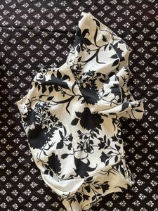 Black and White Printed Crop Top