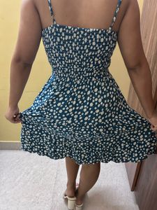 Chic Blue &amp; White Floral Print Dress
