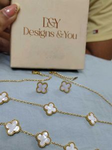 Necklace earrings and bracelet set