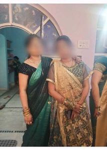 Beautiful 2 colour saree in discount