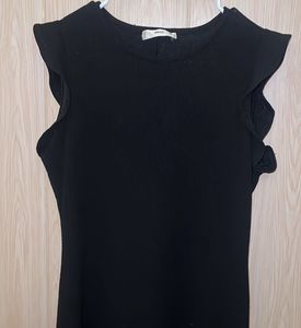 Chic Black Mini Dress with Ruffle Sleeves