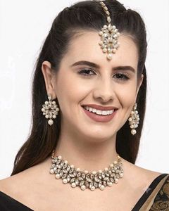 Exquisite Kundan Necklace Set