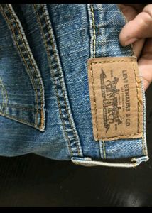 Y2k style!Levi’s Low-Waist Straight Leg Jeans