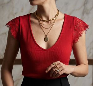 ICONIC RED DEEP NECK TOP