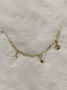 Chic Gold Charm Bracelet