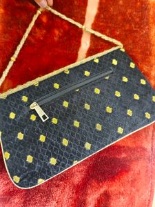 Black Clutch