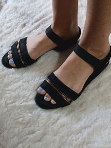 Chic Black Suede Strappy Sandals