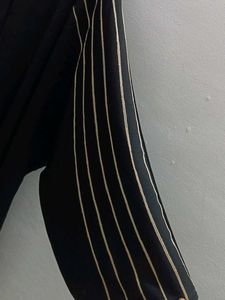Elegant Black abhaya with white lines