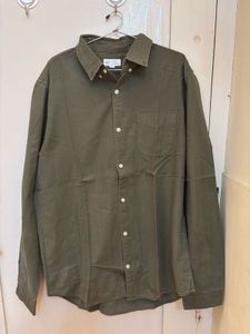GAP Men's Olive Green Button-Up Shirt