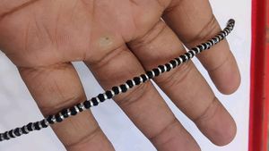 Black Beads Pure Silver