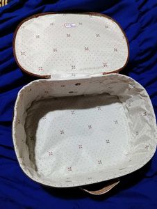 Sparkly asthetic makeup and jwellery Pouch