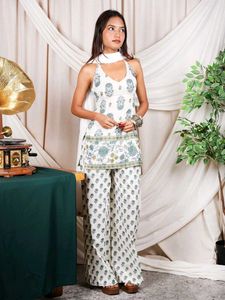 Nishorama White Floral Print Kurta Set