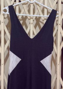 Elegant Black Dress with Side Slit
