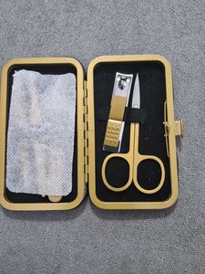 Gold Nail Care &amp; Grooming Kit