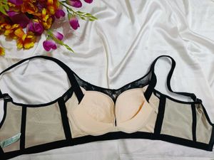 🇳🇿💫🎀Lace Push-Up Bra with Charm Detail