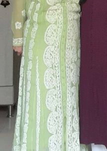 Elegant Chickenkari Green Kurta with White Embroid