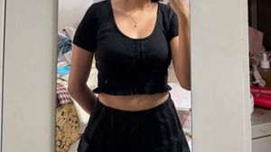 Chic Black Cropped Top